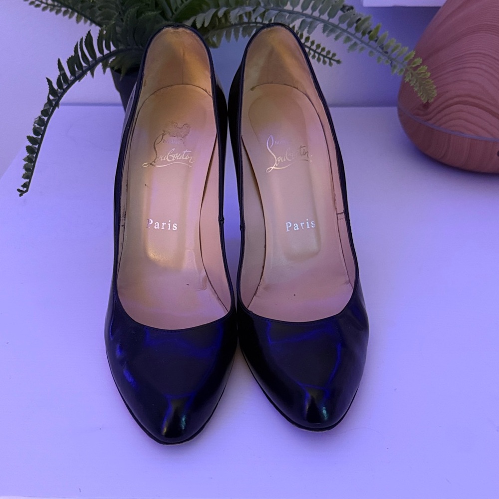 Christian Louboutin Classic Black Pumps